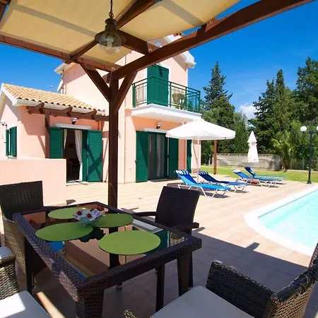 Sleeps 4 Вилла Каравомилос