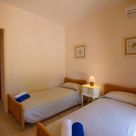 Sleeps 4 فيلة كارافوميلوس