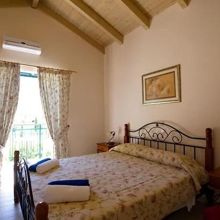 فيلة Sleeps 4 *
